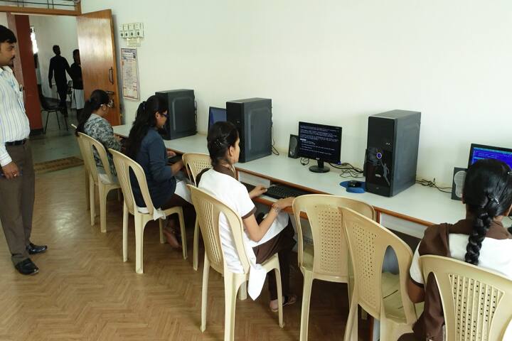 Vidyaniketan Independent Pre University College-IT-Lab