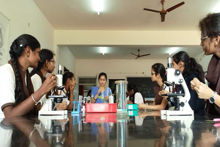 Vidyaniketan Independent Pre University College-Laboratory