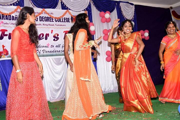 Varadaraja Pre University College-Dance