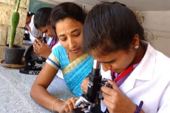 Vivekananda Pre University College for Women-Biology Laboratory