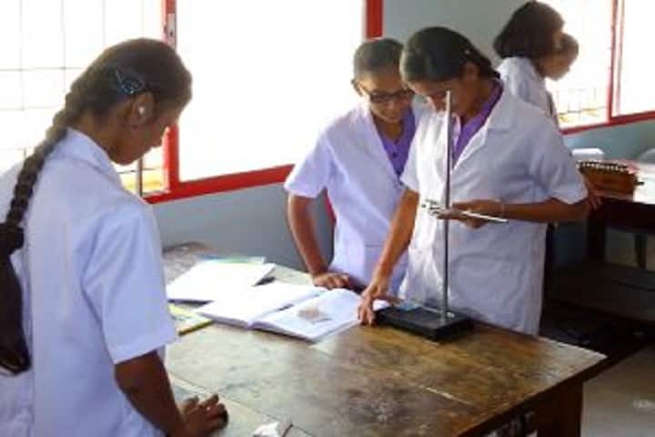 Vivekananda Pre University College for Women-Physics Laboratory