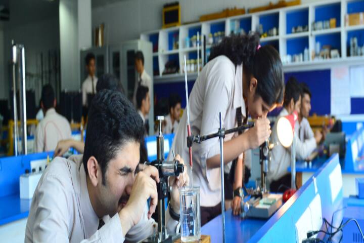 Mahesh Pre-University College-Chemistry Lab