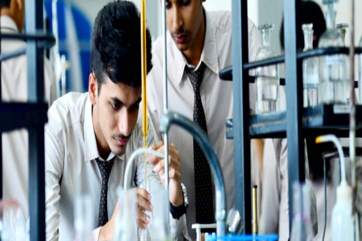 Mahesh Pre-University College-Physic Lab