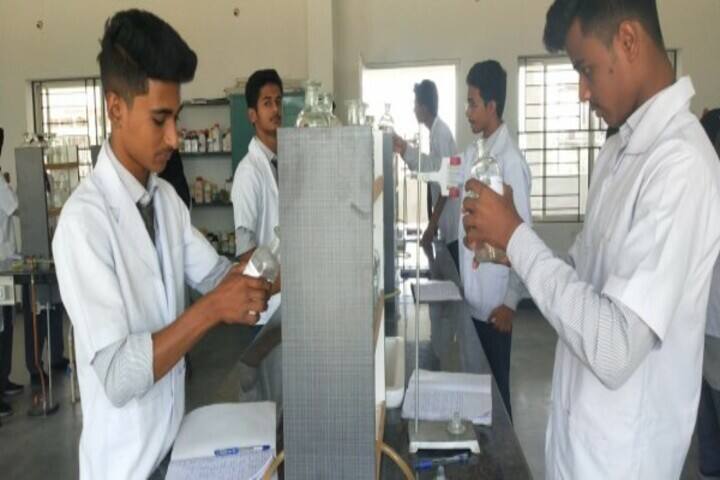 MAM Pre-University College Of Science-Chemistry Lab