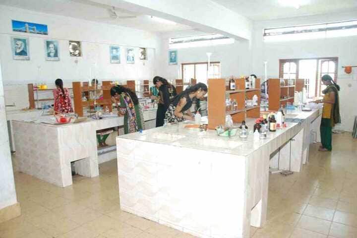 Vishwamanava Pre-University College-Chemistry Lab