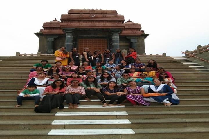 Carmel Girls Pre-University College-Picnic