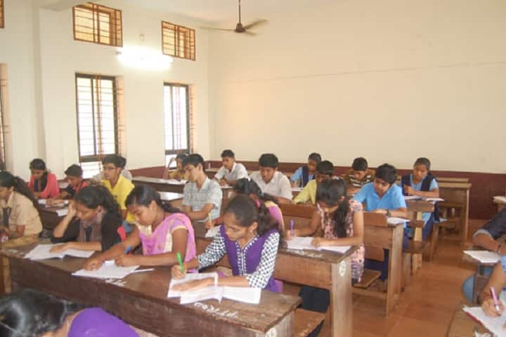 Vivekananda Pre University College-Classroom