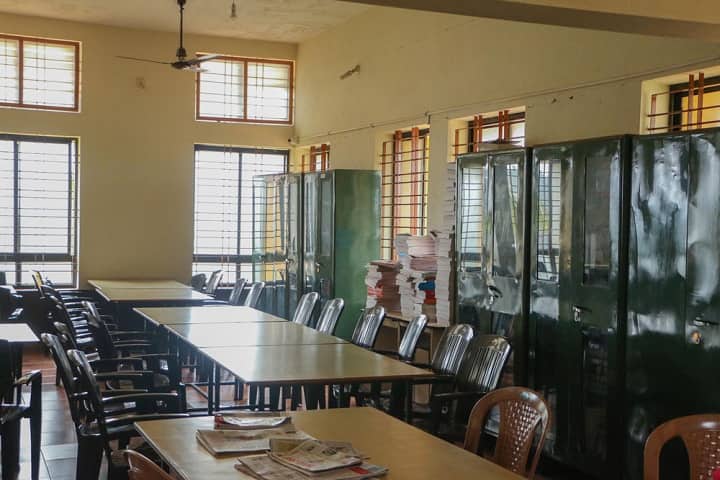 Vivekananda Pre University College-Library With Reading Room