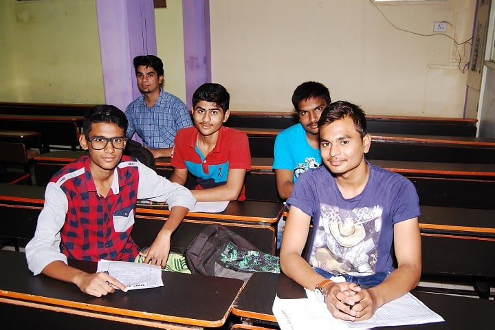DR R P NATH Junior College-Classroom With Students