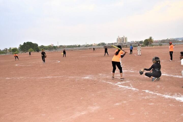 D B F Dayanand College of Arts and Science-Cricket
