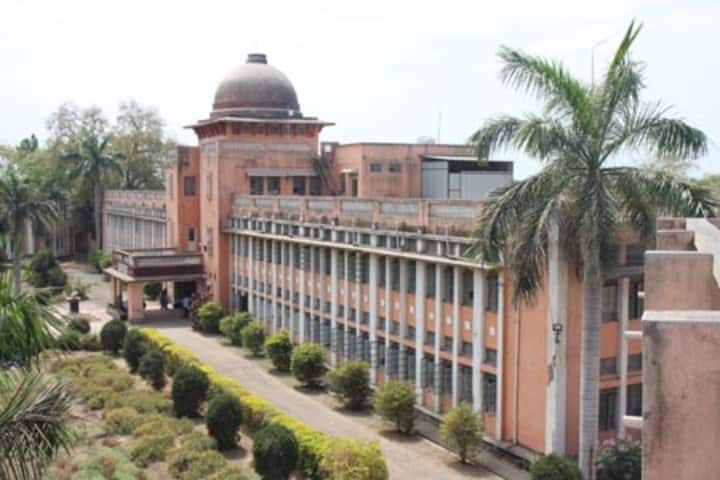 Dhanaji Nana Mahavidyalaya-Main Building
