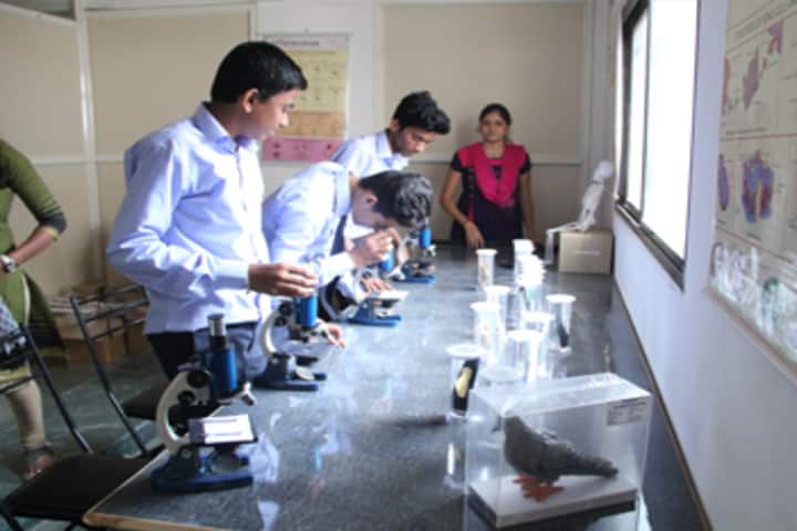 Karmveer College of Science and Commerce-Biology Lab