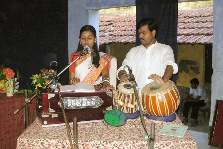 Gurap R K Institution-Singing