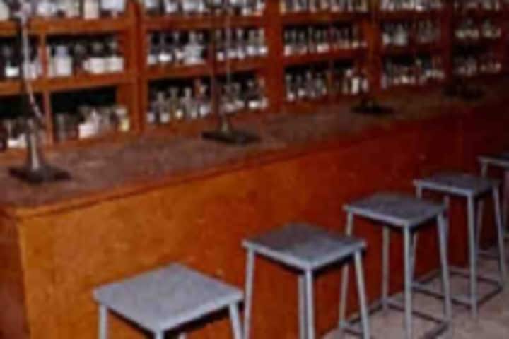 Dharmavir Anand Dighe English Medium School-Laboratory