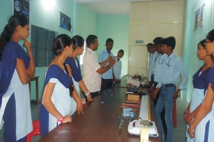 Shri Vyankatesh Arts and Commerce College-Physics Lab