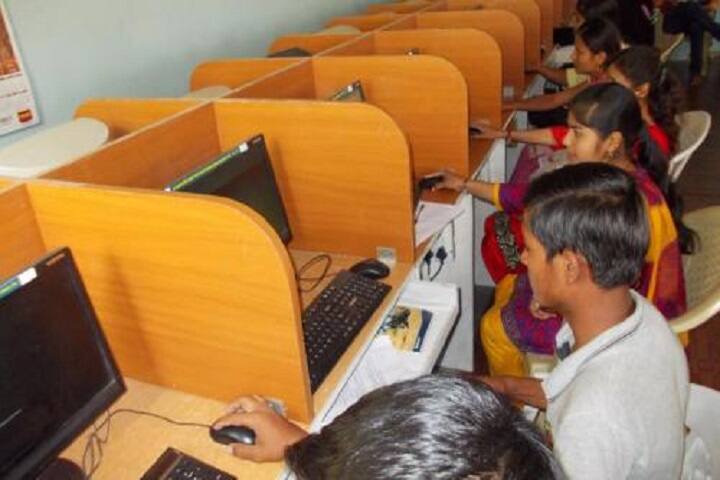 Vasantdada Patil Arts, Commerce and Science College-Computer Lab