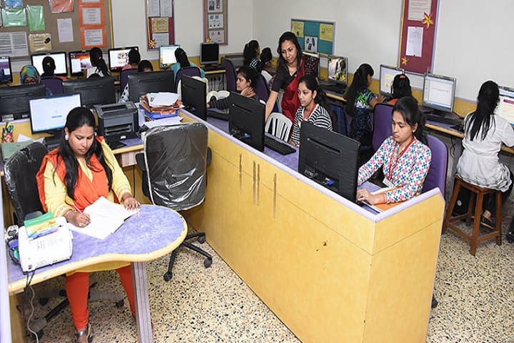 Smt Maniben M P Shah Womens College of Arts and Commerce-IT-Lab
