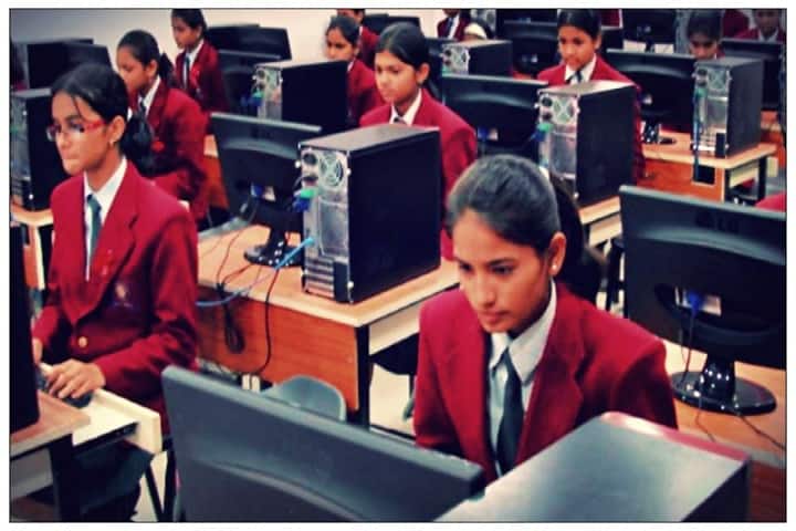 Shakuntala Vidyalaya-IT Lab