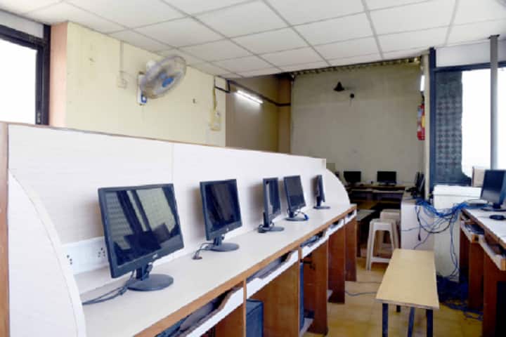 St Peter English High School and Junior College Of Science And Commerce-IT-Lab