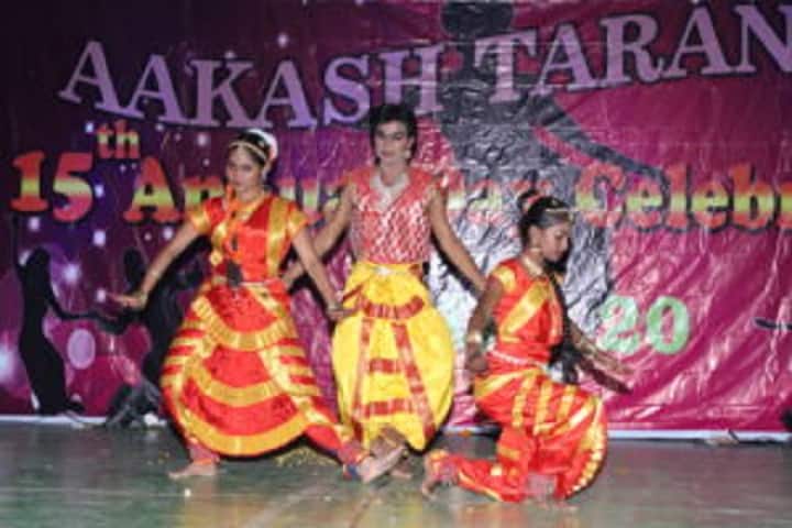 Aakash Junior College of Science and Commerce-Dance Performance