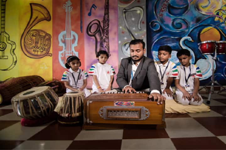 Shivom Vidyapeeth-Extra Activities