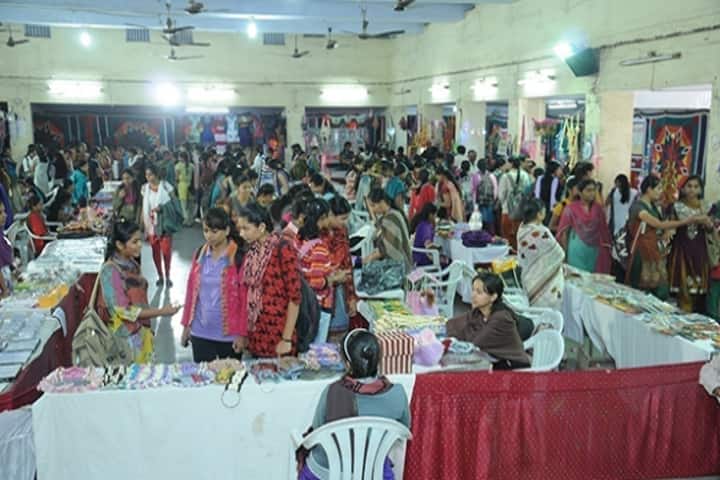 Dr Annasaheb G D Bendale Mahila Mahavidyalaya-Handicrafts Exhibition