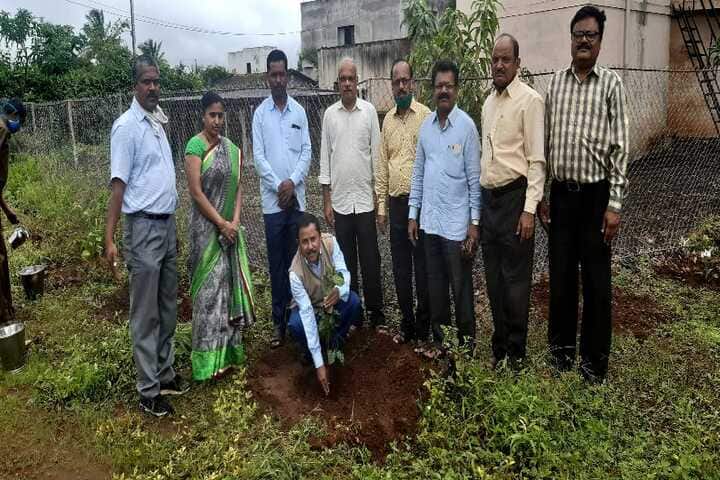 Yashwantrao Chavan Warana Mahavidyalaya-Tree Plantation