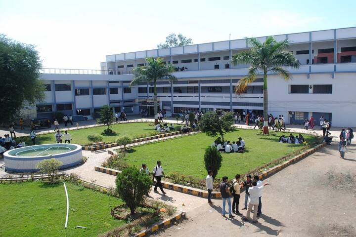 Shri Sadguru Gangageer Maharaj Science Gautam Arts and Sanjivani Commerce College-Campus View