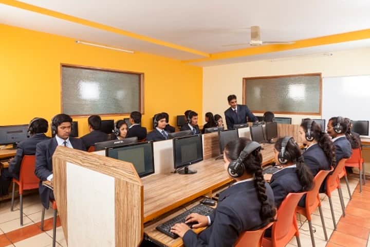 Gopal Krishna Gokhale College-IT Lab