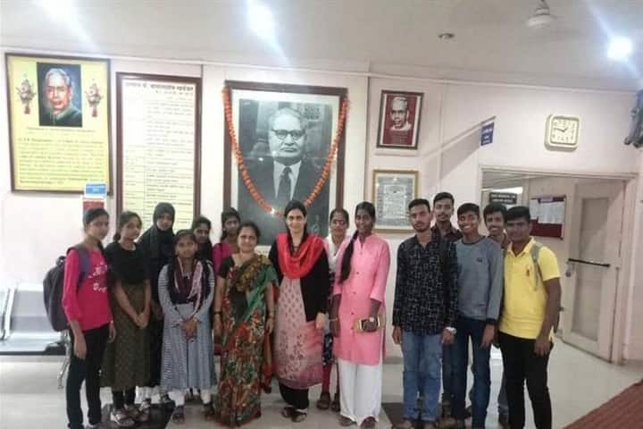 Rajarshi Chhatrapati Shahu College-Englidh Departmental study tour