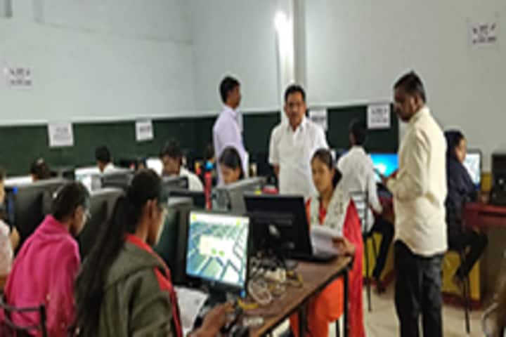 Digambarrao Bindu Arts and Commerce College-IT Lab