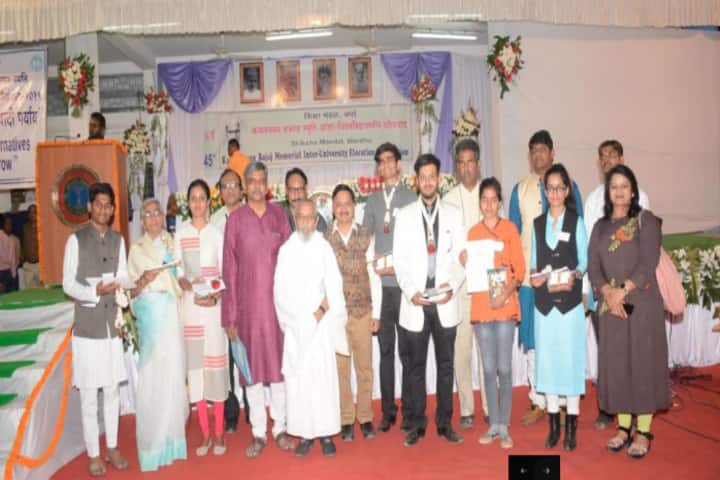 G S College of Commerce-Group Photo