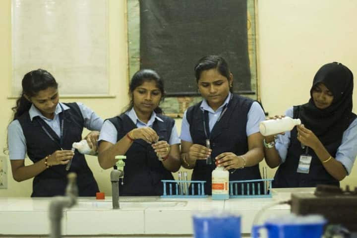 MGM Higher Secondary School-Chemistry Lab
