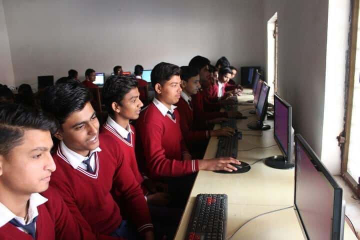 C R S Senior Secondary School-Computer Lab