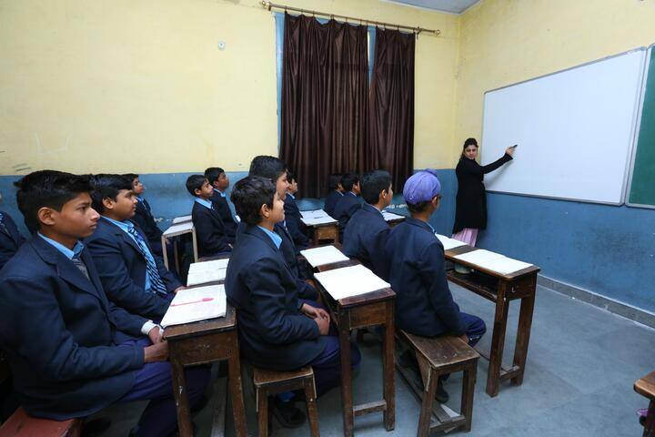 Arya Model Senior Secondary School- Classroom