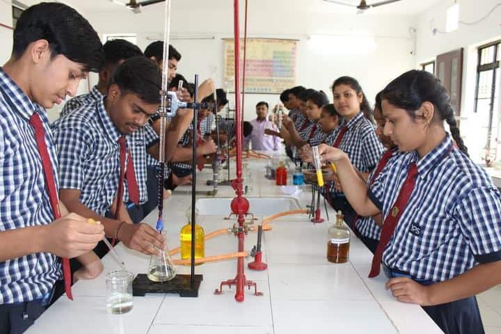 Yugantar Public School-Chemistry Lab