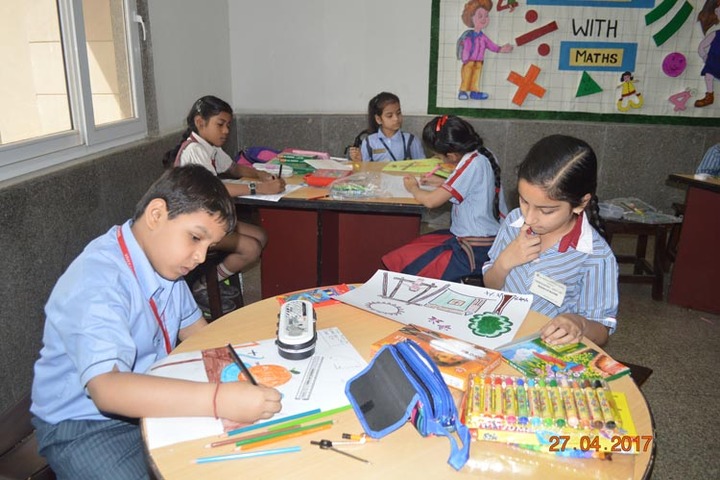 KR Mangalam World School-Art