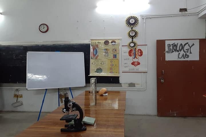 A M Oxford Public School-Lab