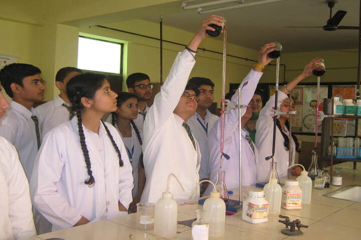 Aaryan International School-Chemistry Lab