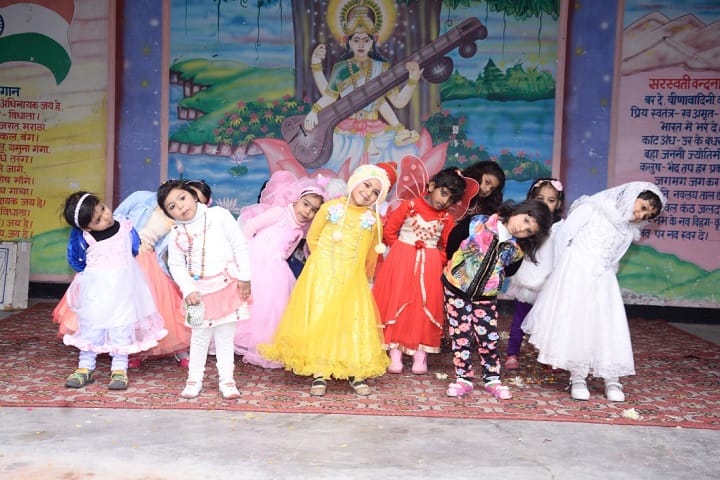 Adarsh Gyan Sarover Balika Vidyalaya-Kindergarden Dance Performance
