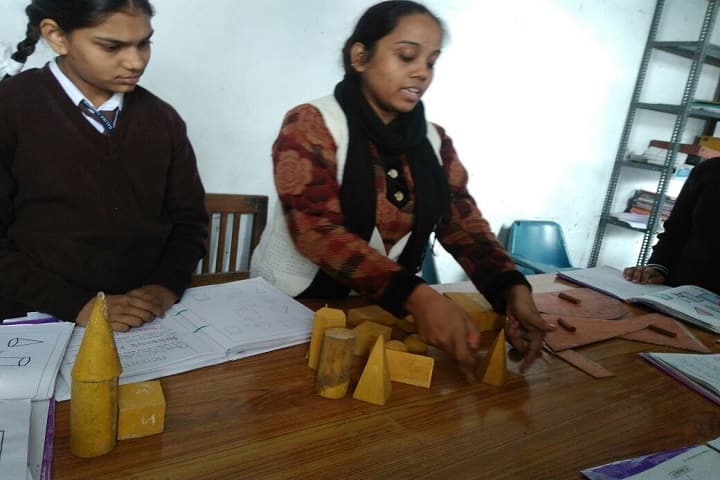 Adarsh Gyan Sarover Balika Vidyalaya-Maths Lab Image 2