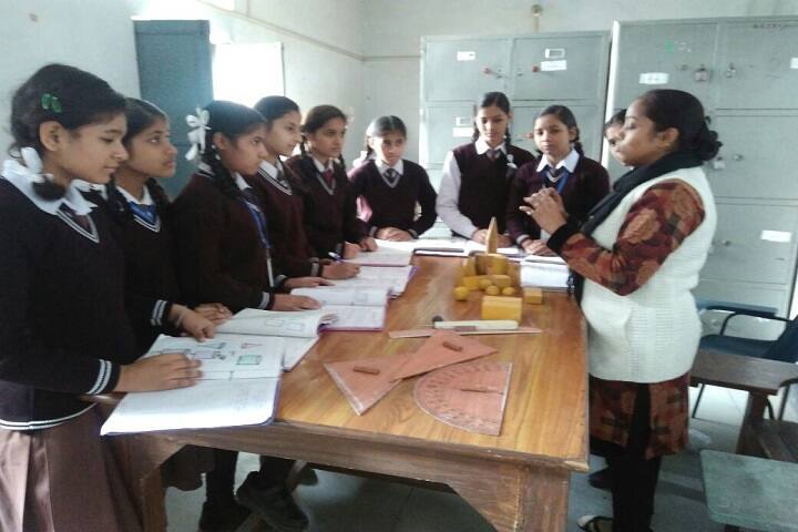 Adarsh Gyan Sarover Balika Vidyalaya-Maths Lab Images 1