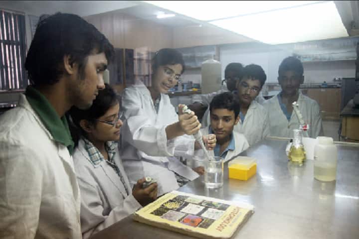 Ahlcon International School-Lab