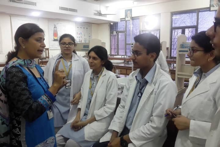 Amity International School-Chemistry-Experiment
