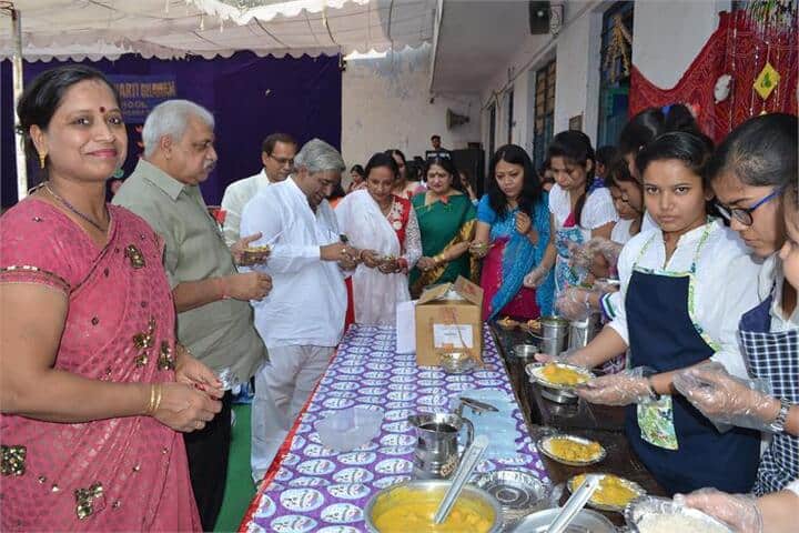 Arwachin Bharti Bhavan Senior Secondary School-Food Fest