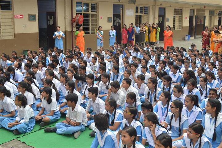 Arwachin Bharti Bhavan Senior Secondary School-Independence Day