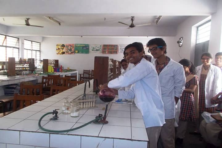 D A V Public School-Chemistry Lab