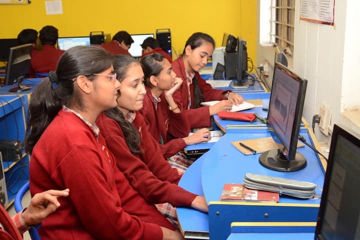 D A V Public School-IT Lab