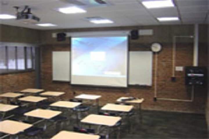 D S Memorial Public Senior Secondary School- Smart Classroom