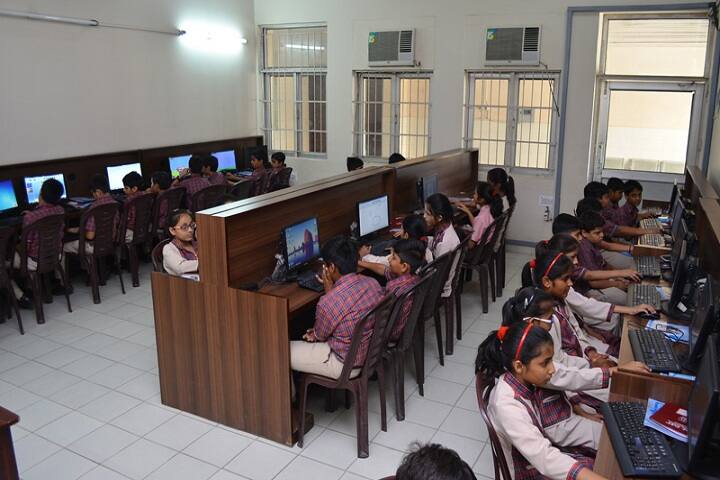Darbari Lal DAV Model Senior Secondary School-Computer lab